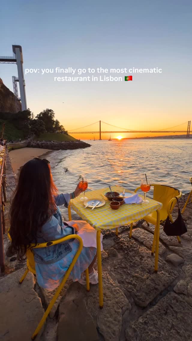 POV: you finally go to the most cinematic restaurant in Lisbon ✨

Right by the water, with views of the city and sunset. It feels calm, a little hidden, and worth the wait to get a table. The setting is what makes it special.

📌 Ponto Final Restaurant, Almada 

How to get there:
Take a ferry from Cais do Sodré to Cacilhas, then walk along the waterfront.

Save this for your Lisbon trip 🤍

#lisbonfood #lisbonfoodguide #lisbonrestaurants #romanticrestaurant #europetravel