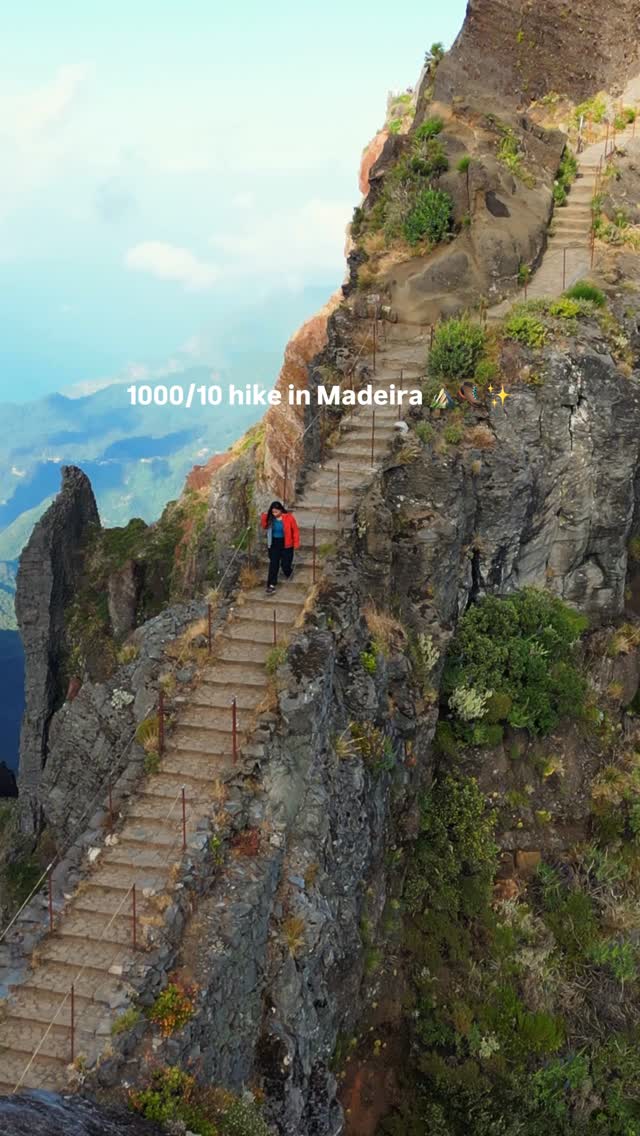 1000/10 hike in Madeira 🔥 

Send this to the person you’d take to Madeira. 🌄💛

📍Pico do Arieiro (PR1) - this exact spot is the famous Stairway to Heaven and it’s only a 30 - 40 minute walk from the main car park.

✨ If you’re planning to visit, sunrise and sunset can get very busy. For a quieter experience, aim to arrive before sunset and enjoy the beautiful golden hour light before the crowds peak.

Save this for your Madeira itinerary 🇵🇹

#madeira #picodoaireiro #stairwaytoheaven