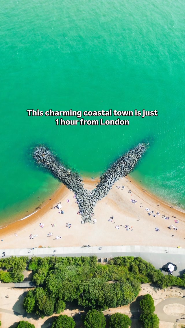 My new favourite coastal escape from London - just 1 hour away. 🌊

If you’re looking for an easy seaside day trip from London, add Folkestone to your list.

📍 Folkestone, Kent

Things to do:

* Mermaid Beach
* Folkestone Harbour
* Harbour Arm
* Creative Quarter
* Coastal walk
* Colourful streets & cafés

🚆 Getting there: Take the high-speed train from London St Pancras to Folkestone Central - around 55 minutes. From the station, most of the town is easily accessible on foot.

📌 Save this for your next London day trip!

#Folkestone #LondonDayTrips #DayTripFromLondon #Kent #CoastalEscape UKTravel VisitKent