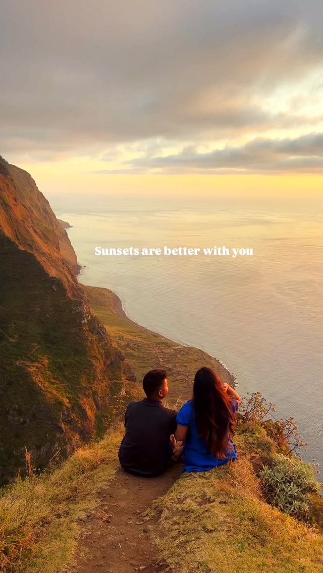 Sunsets are better with you ❤️

#coupletravel #travelvideos #couplevideos