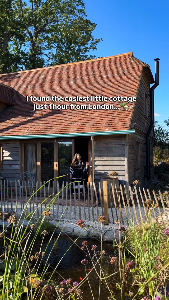 🔗 Comment LINK to get the booking link straight to your DM 

A cosy countryside cottage just 1 hr from London 🏠 

Bloomsbury Cottage is a peaceful little barn with vintage interiors, a wood-burner, copper bath and courtyard garden. Perfect for slowing down and switching off.

Nearby, you’ve got:

🌊 Bewl Water - a few minutes away
🏰 Scotney Castle - around 10 mins
🏛️ Royal Tunbridge Wells - around 15 mins
🌿 Sissinghurst Castle Garden - around 20–25 mins
🏰 Bodiam Castle - around 25 mins

📍 Bloomsbury Cottage, Wadhurst

Save this for your next countryside getaway and follow me for more beautiful stays and places to explore in England. 🇬🇧

#placestostayinengland #weekendtripfromlondon #UKStaycation #englishcountryside #EnglandTravel

Places to stay in England, cosy cottage in england, weekend getaway, weekend escape from london, couple travel, couple getaway, unique staycation near london